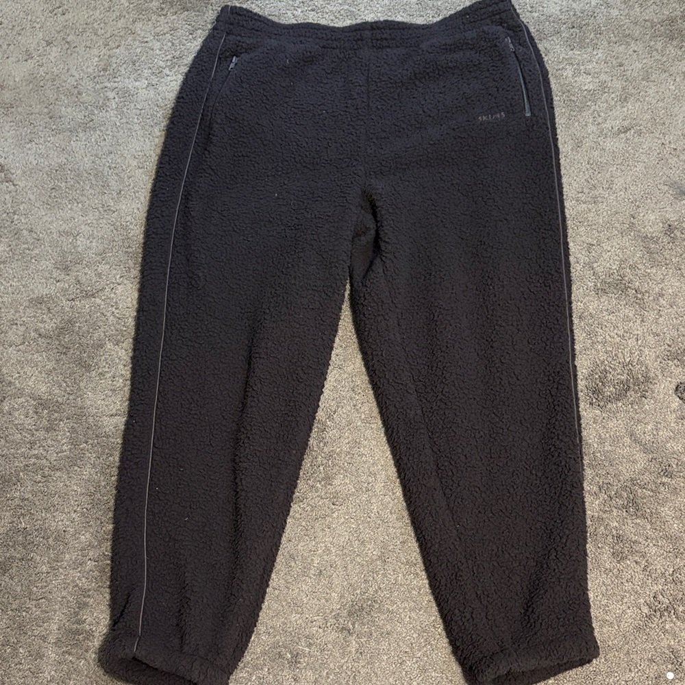 SKIMS Chocolate Teddy Sherpa Lounge Pants